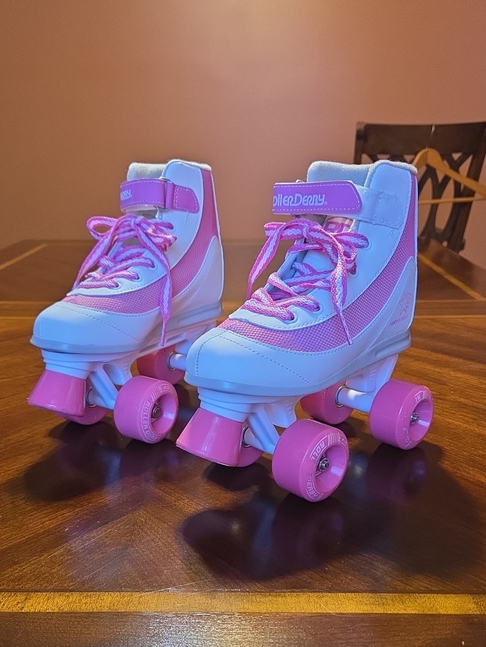 Roller Derby Kids White & Pink Quad Roller Skates ❤️
